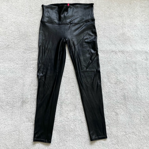 SPANX FAUX LEATHER LEGGINGS SIZE XL STYLISH CHIC MODERN MINIMALIST CONTEMPORARY - Picture 2 of 9